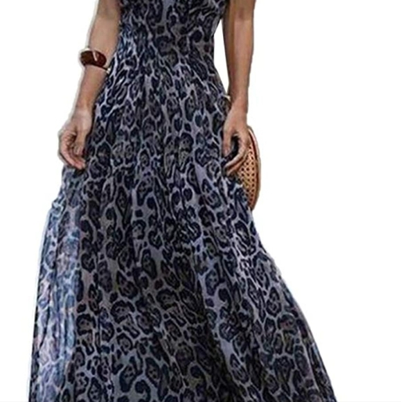 Luxurious Grey Leopard Print Chiffon Maxi Dress - Picture 8 of 11